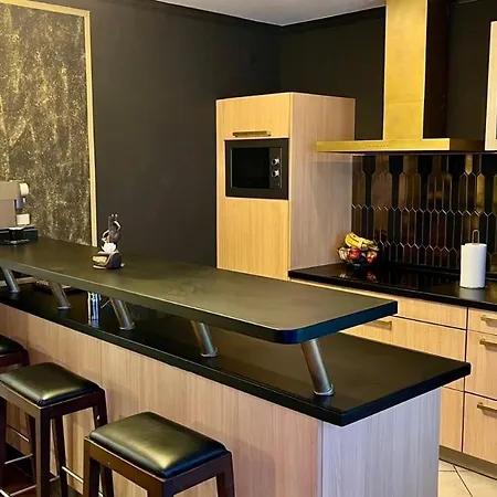 Au Coeur Des Ternes - Arc De Triomphe Apartment Paris