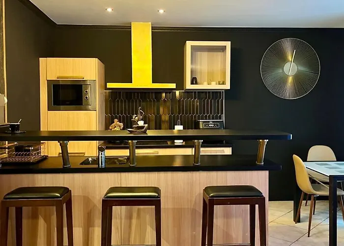 Au Coeur Des Ternes - Arc De Triomphe *